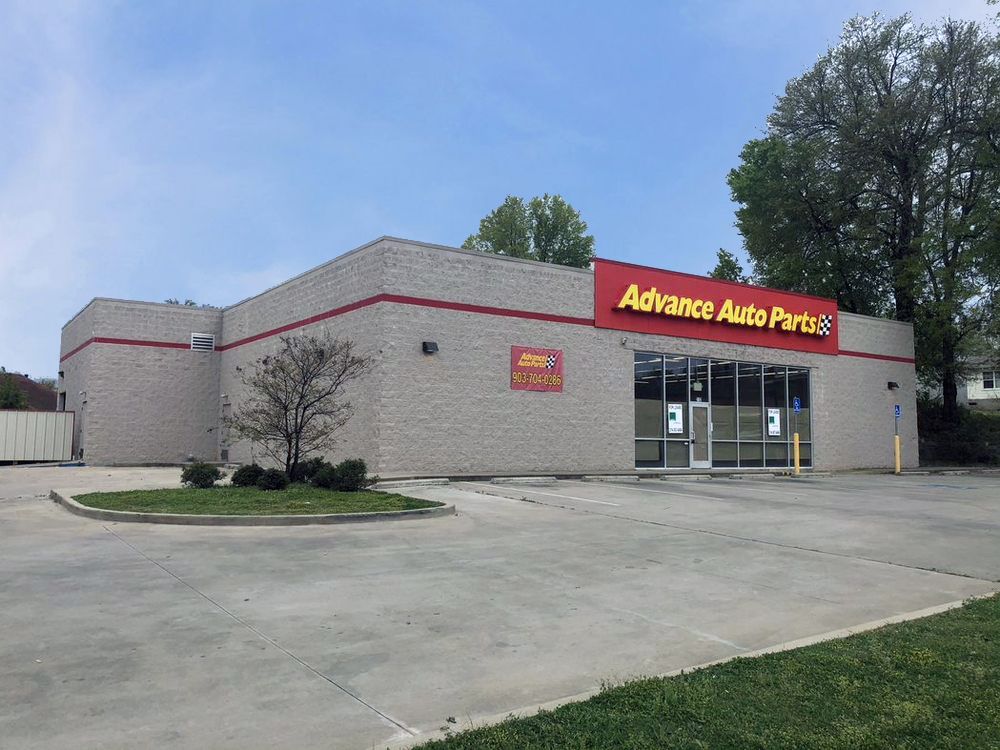 Former Advance Auto Parts - Longview : 212 E Marshall Ave, Longview, TX 75601